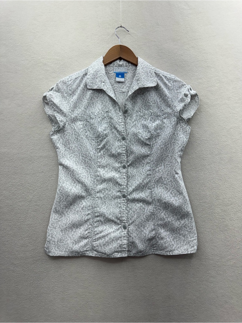 Columbia Women's Small Gray White Floral Short Sleeve Button Up Shirt